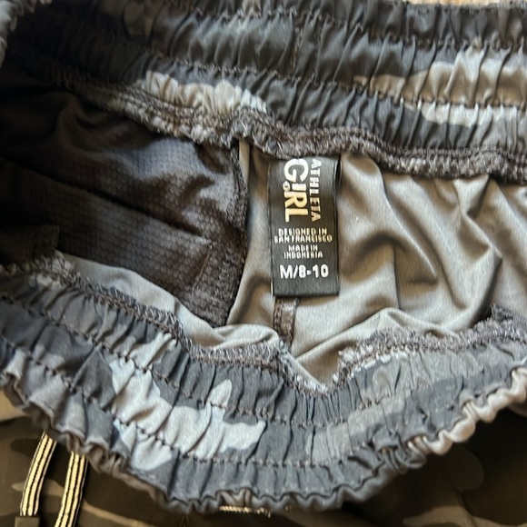 Athleta Girl outfit girls size 8-10. Long sleeve top and elastic waist shorts - Picture 4 of 12